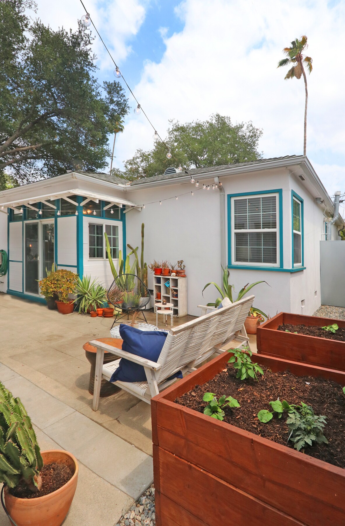 Building Photo - 329 N Avenue 66