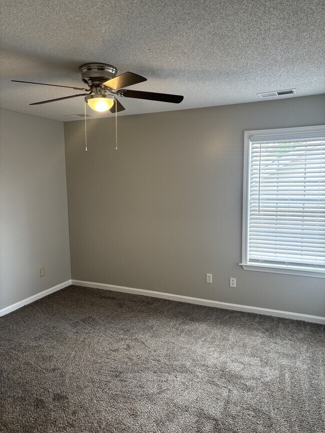 Building Photo - 9150 Cinderhill Cove E