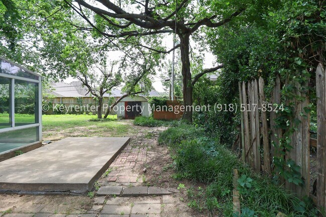 Building Photo - 1426 E 32nd Pl
