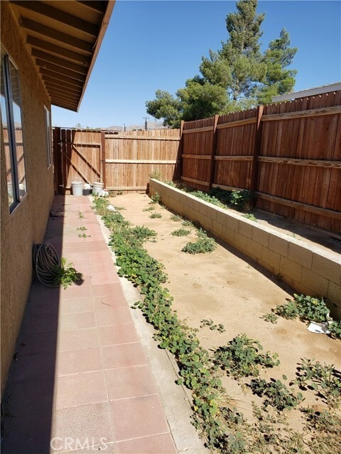 Building Photo - 16001 Green Hill Dr