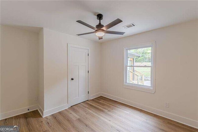 Building Photo - 525 Rosemont Dr