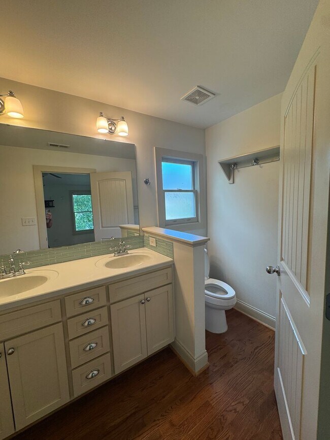 Building Photo - Gorgeous 2BR/2BA Home in Downtown Raleigh