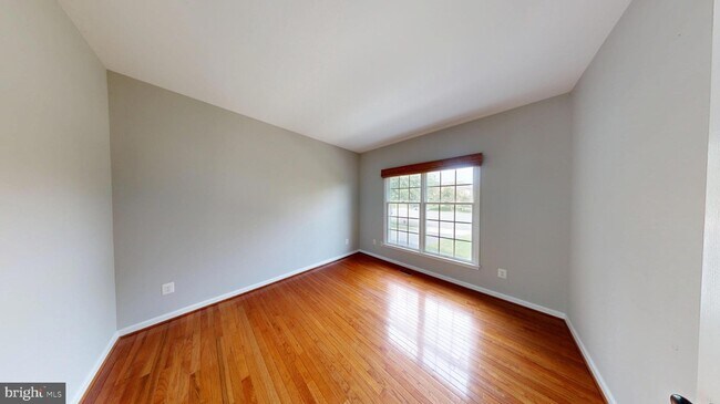 Building Photo - 43799 Abbott Pl