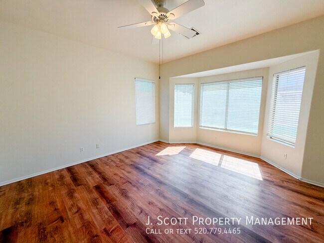 Building Photo - 279 W Desert Ave