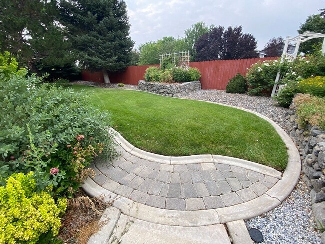 Building Photo - 4/3/2 Beautiful Home in Minden
