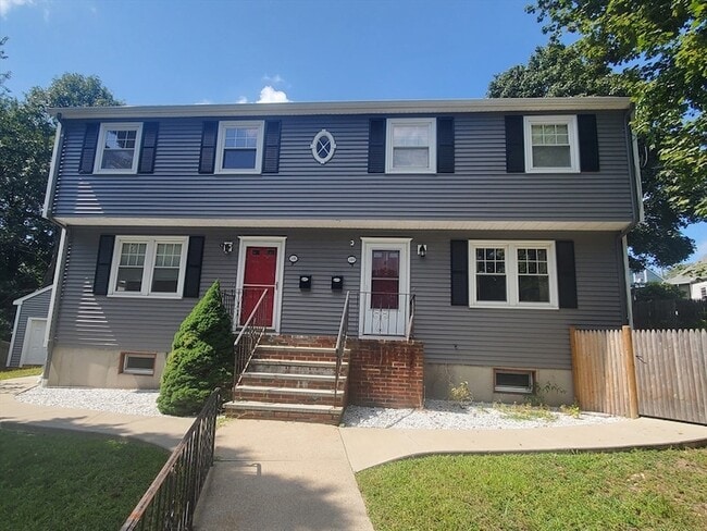 Building Photo - 135 Ashcroft St