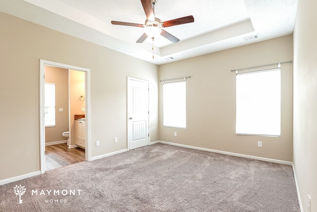 Building Photo - Inviting 3 Bedroom Home