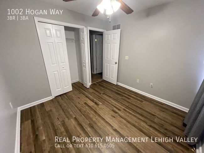 Building Photo - 1002 Hogan Way