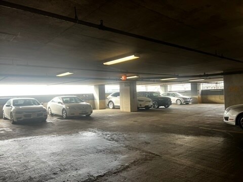 Building Photo - 235 W Van Buren St