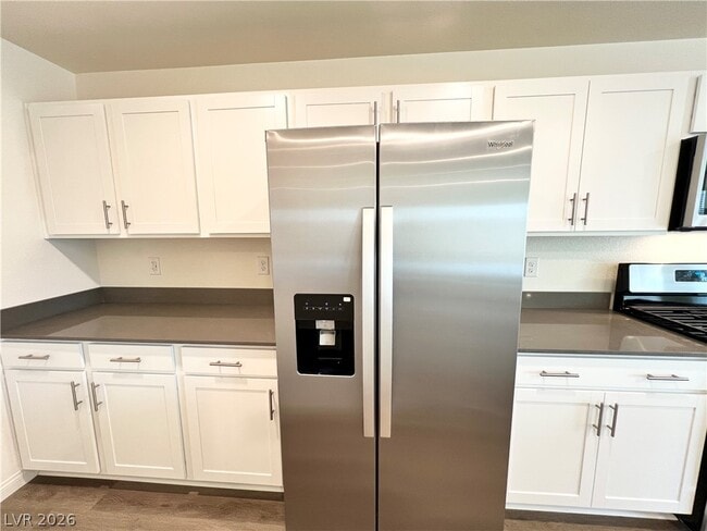 Building Photo - 2625 Dahlia Fls Ave