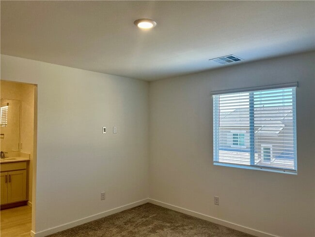 Building Photo - 10777 Evelyn Yard Ct