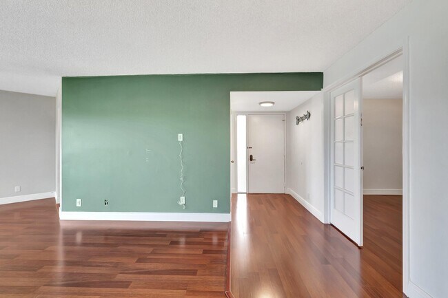 Building Photo - 5801 Camino Del Sol