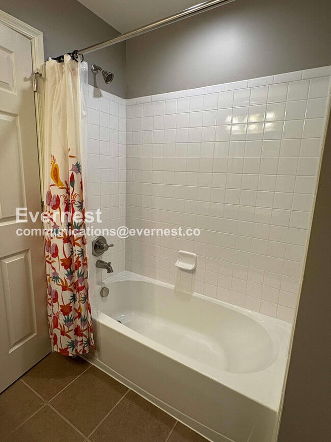 Building Photo - 8134 Villaggio Dr