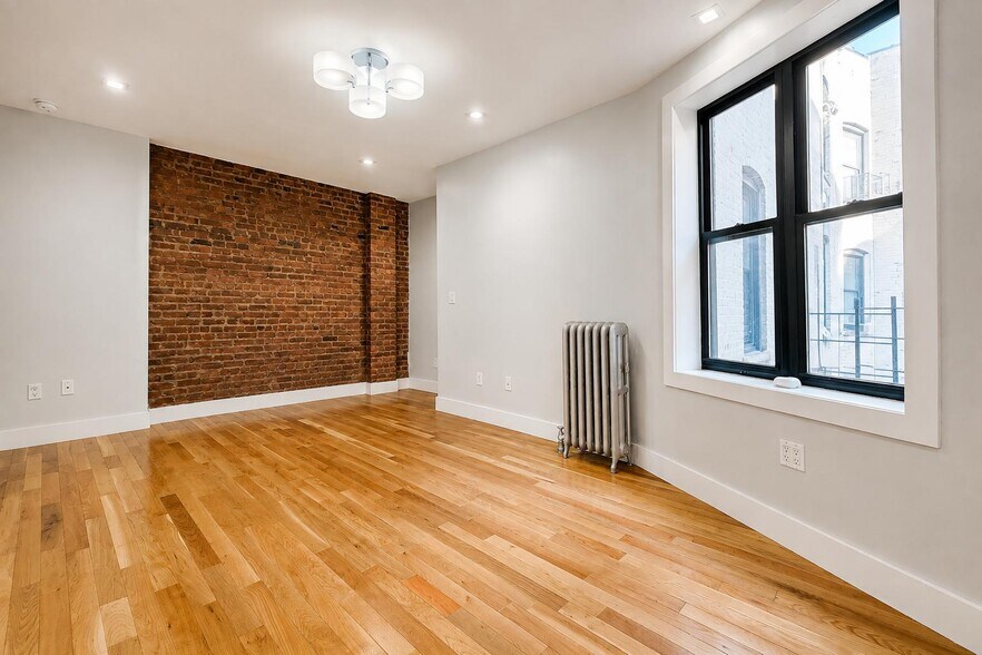 Building Photo - 54 Vermilyea Ave