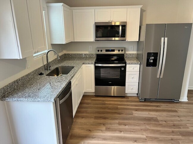 Building Photo - 964 Waterford Ln