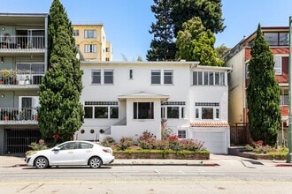 Building Photo - 2238 Lakeshore Ave