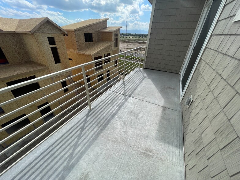 Building Photo - 5748 Thurless Ln