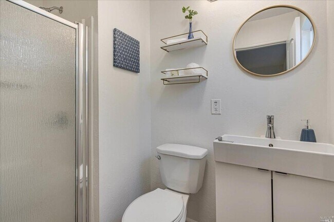 Building Photo - Charming Three Bedroom Browns Valley Retreat