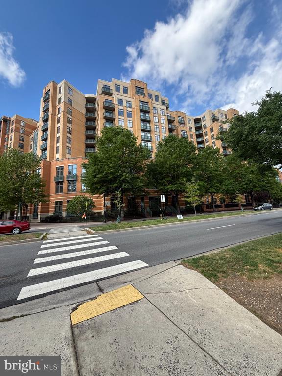 Building Photo - 2720 S Arlington Mill Dr