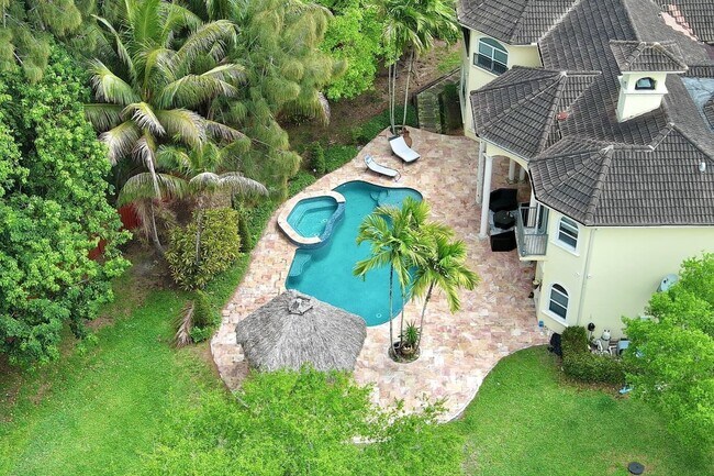 Building Photo - 6301 SW 58th Ct