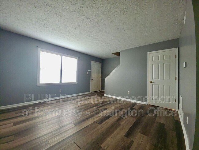 Building Photo - 305 Lake St