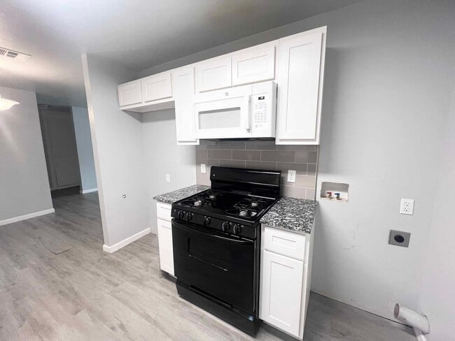 Building Photo - Updated Home in the Heart of NW OKC – Excellent Location!