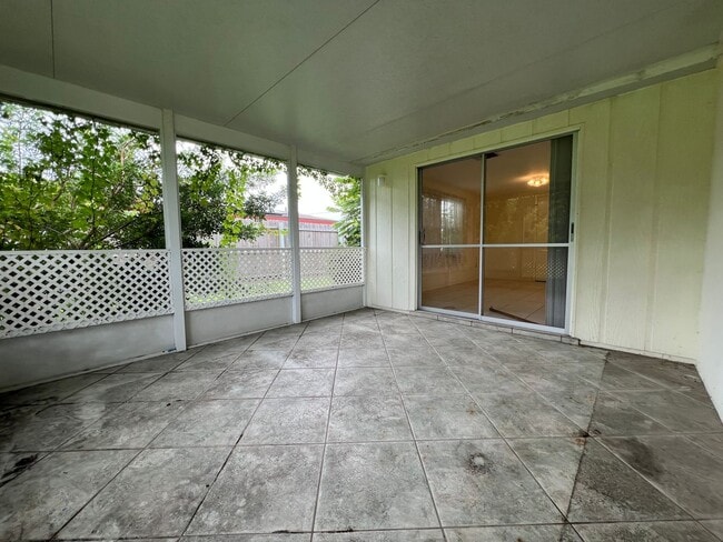 Building Photo - ** Annual ** 2 Bed / 2 Bath ** Single Family Home ** Conveniently Located ** $1,450