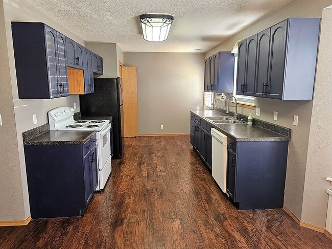 Kitchen - 2231 S Willard Ave