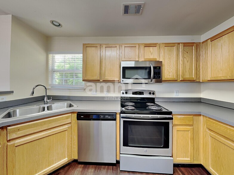 Building Photo - 605 Daniel Ct