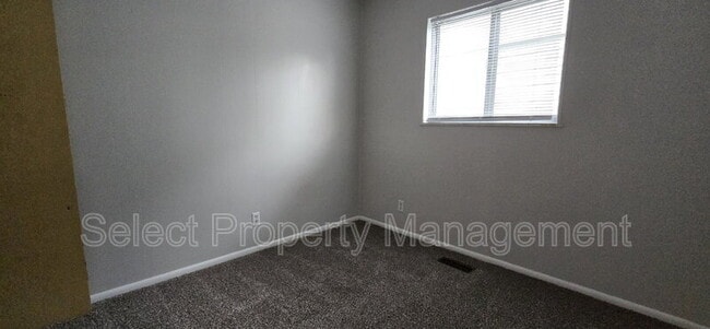 Building Photo - 1512 Cinnamon Rd