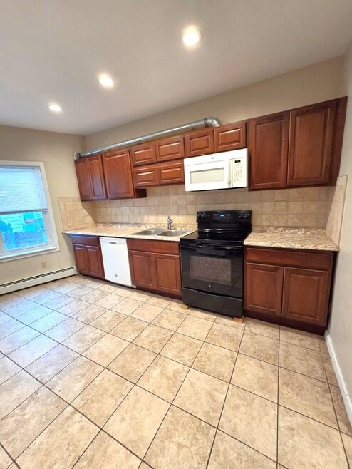 Building Photo - 1336-1340 Cranston St