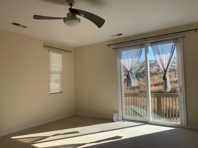 Building Photo - 20863 Grapevine Dr