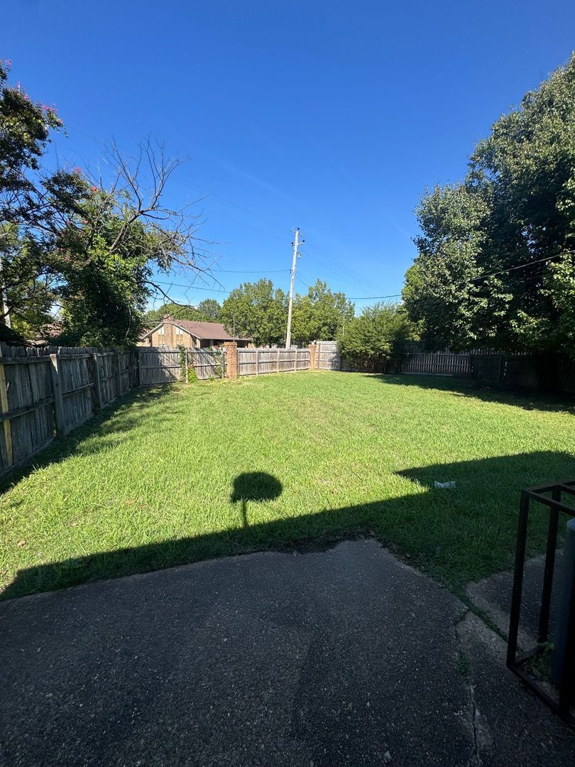 Building Photo - 5164 Walton Lake