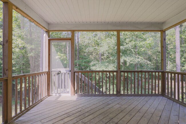 Building Photo - Spacious 6-Bedroom Home in Desirable Latta...