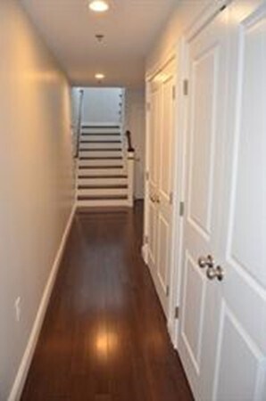 Building Photo - 6 Admirals Wy