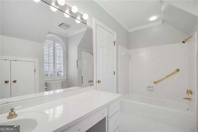 Building Photo - 460 Ivy Park Ln NE