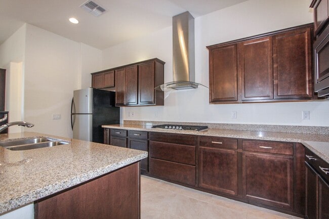 Building Photo - Two Bedroom Plus Den Home in Granite Dells Estates