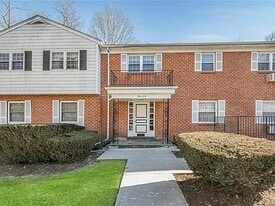 Building Photo - 217 Woodland Hills Rd