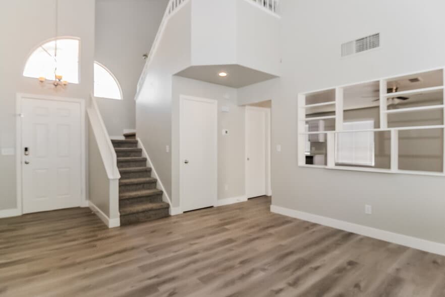 Building Photo - 6126 Wild Berry Dr