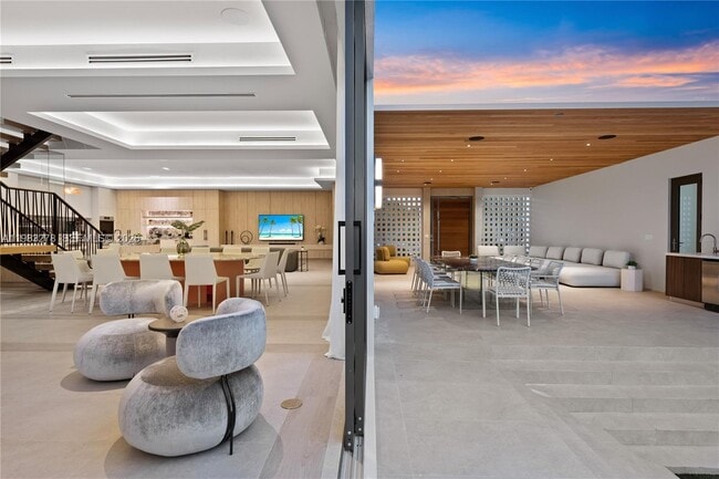 Building Photo - 1200 NE 87th St