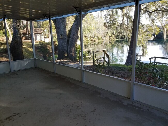 Building Photo - Waterfront 3 bedroom 2 bath in Beautiful B...