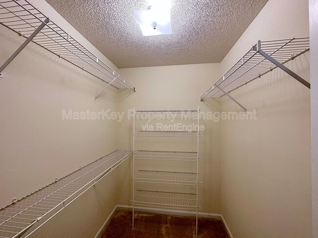 Building Photo - 413 Sapphire Dr