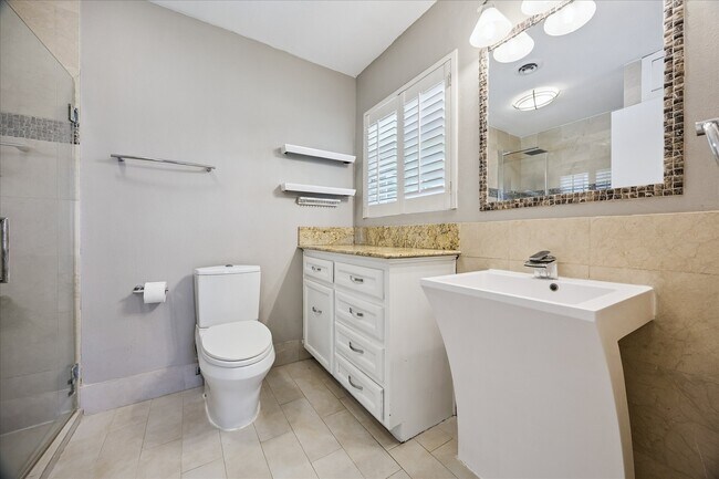 Building Photo - 3630 Latma Dr