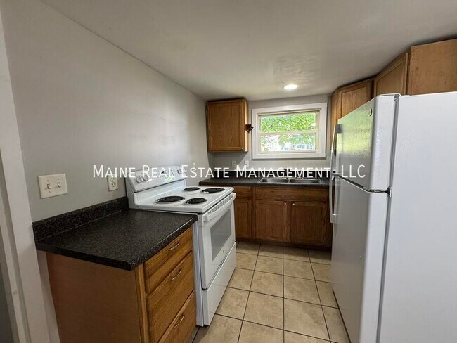 Building Photo - 206 Maine Ave