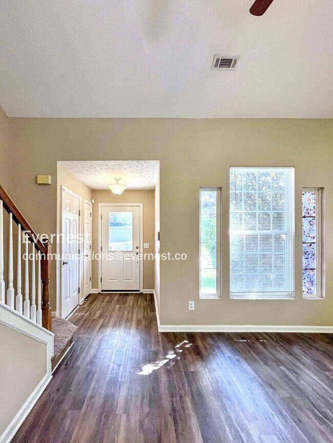 Building Photo - 5005 Cobblestone Creek Dr