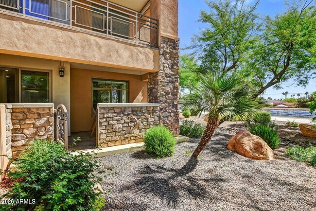 Building Photo - 4909 N Woodmere Fairway