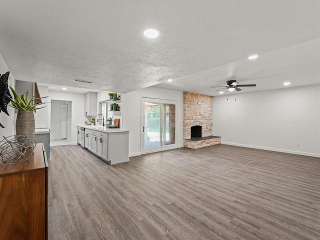 Building Photo - 1525 W Spring Creek Pkwy