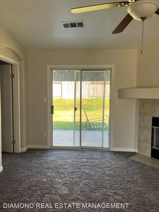 Building Photo - 3 br, 2 bath House - 300 SHERMAN PEAK DR.