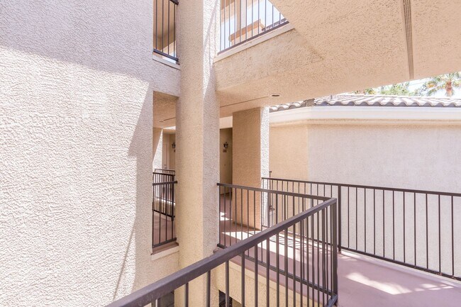 Building Photo - Beautiful 2-Bedroom, 2-Bath Condo in Gated...