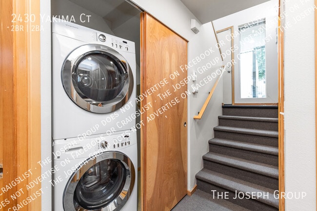 Building Photo - 2430 Yakima Ct